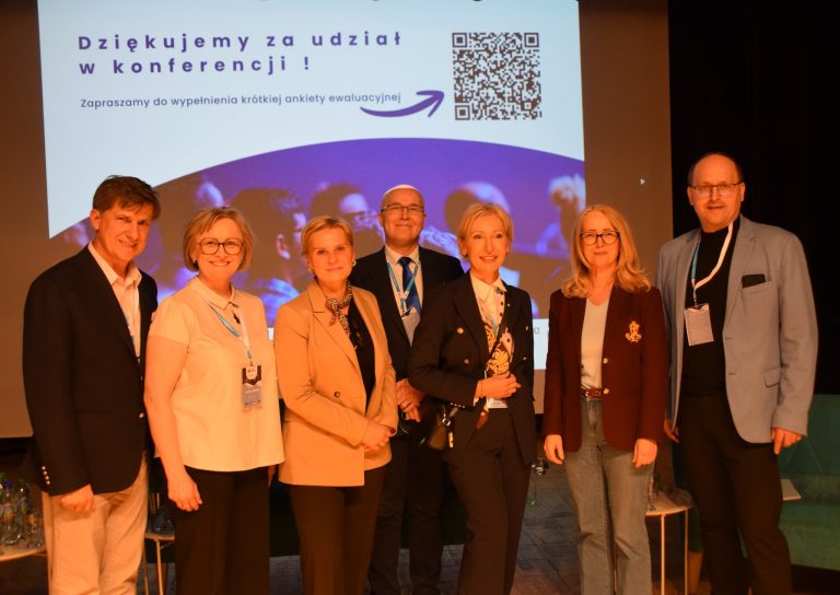 Konferencja „Między myślą, emocją a zachowaniem – rola dorosłych w świecie dzieci i młodzieży”